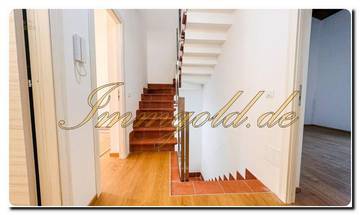 Thumbnail von Schicke, neuartige, aparte Doppelhaushälfte mit Panoramameerblick Terrasse und die Option des einen Pool einzubringen