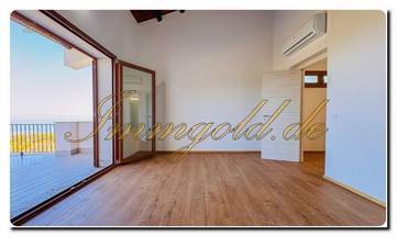 Thumbnail von Schicke, neuartige, aparte Doppelhaushälfte mit Panoramameerblick Terrasse und die Option des einen Pool einzubringen