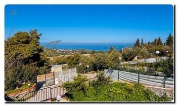 Thumbnail von Schicke, neuartige, aparte Doppelhaushälfte mit Panoramameerblick Terrasse und die Option des einen Pool einzubringen