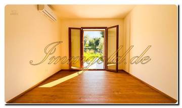 Thumbnail von Schicke, neuartige, aparte Doppelhaushälfte mit Panoramameerblick Terrasse und die Option des einen Pool einzubringen