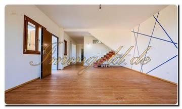 Thumbnail von Schicke, neuartige, aparte Doppelhaushälfte mit Panoramameerblick Terrasse und die Option des einen Pool einzubringen