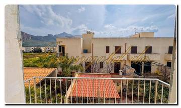 Thumbnail von Nord/West Sizilien, super renovierte Wohnung, mit einer riesigen Dachterrasse, vier Schlafzimmern die eigene Bäder aufweisen