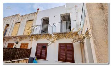 Thumbnail von Nord/West Sizilien, super renovierte Wohnung, mit einer riesigen Dachterrasse, vier Schlafzimmern die eigene Bäder aufweisen