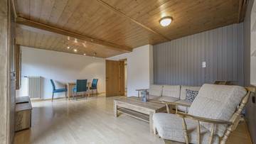 Thumbnail von 古い建物と一部レジャー用居住地のある土地