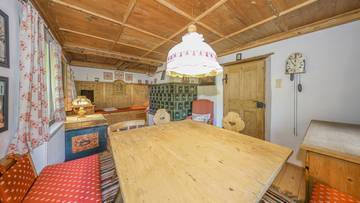 Thumbnail von Исторический фермерский дом в зеленом тихом районе