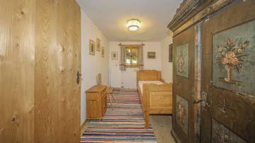 Thumbnail von Исторический фермерский дом в зеленом тихом районе