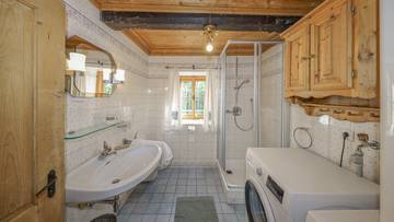 Thumbnail von Исторический фермерский дом в зеленом тихом районе