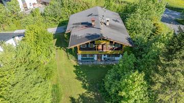 Thumbnail von Исторический фермерский дом в зеленом тихом районе