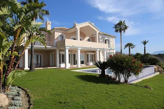 Luxus-Villa in Estepona R2740463 