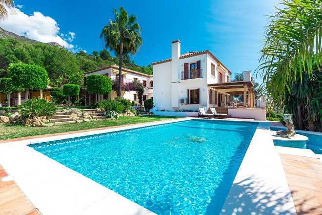 Luxus-Villa in Sierra Blanca R2674664 