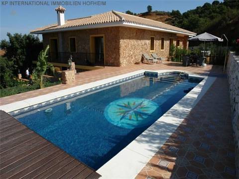 ***MÁLAGA: Traumhafte Finca mit Top-Aussicht in die Natur***