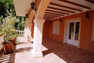 Thumbnail von ***Großzügige Villa mit Pool und Garage***