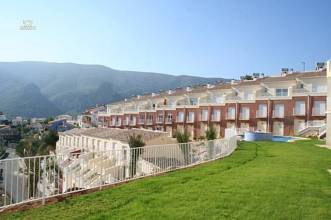 Thumbnail von ***Reihenhaus mit traumhaftem Ausblick und mit zwei oder drei Schlafzimmern***