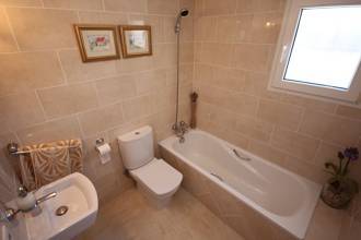 Thumbnail von ***Villa mit zwei Stufen zum Meer, perfekt gepflegt mit privatem Pool***