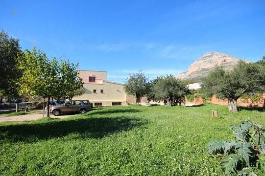 ***Großzügige Villa mit sehr guter Ausstattung***