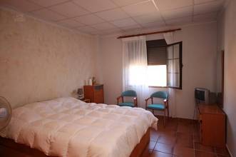 Thumbnail von ***Ideales Eigenheim für eine große Familie, 6 Schlafzimmer, 3 Bäder, separate Wohnung, Außenpool, fast direkt am Strand***