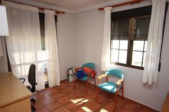 Thumbnail von ***Ideales Eigenheim für eine große Familie, 6 Schlafzimmer, 3 Bäder, separate Wohnung, Außenpool, fast direkt am Strand***