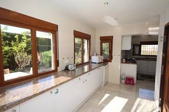 Thumbnail von ***Villa in schöner Südlage mit Tageslicht-System und viel Platz innen und außen***