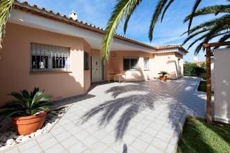 Thumbnail von ***Hochwertige Villa mit Pool, großzügigen Räumen und alles auf einer Ebene***