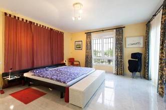 Thumbnail von ***Hochwertige Villa mit Pool, großzügigen Räumen und alles auf einer Ebene***