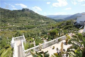 Thumbnail von ***Großzügige Villa mit 2 Wohneinheiten, Pool und traumhaftem Bergblick***