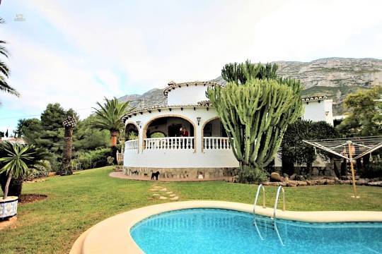 ***Entzückende Villa in ruhiger Sackgasse in Denia***