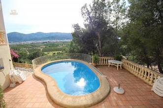 Thumbnail von ***Gepflegte und großzügige Villa mit Garage, Pool und traumhaftem Ausblick***