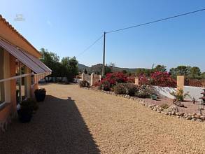 Thumbnail von ***Sehr gepflegte Villa mit separatem Gästehaus bei Aguas de Busot***