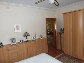 Thumbnail von ***Wunderschöne Landhaus-Villa mit Pool, Garage und Sommerküche***