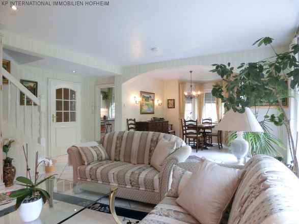 ***EFH in ruhiger Wohnlage und TOP ANBINDUNG***