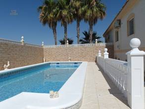 Thumbnail von ***Elegante und großzügige Villa mit 2 Gästewohnungen und Privatpool***