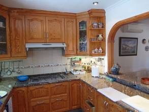 Thumbnail von ***Elegante und großzügige Villa mit 2 Gästewohnungen und Privatpool***