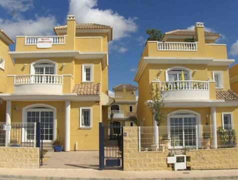 ***Villen in wunderschöner Anlage mit Gemeinschaftspool***