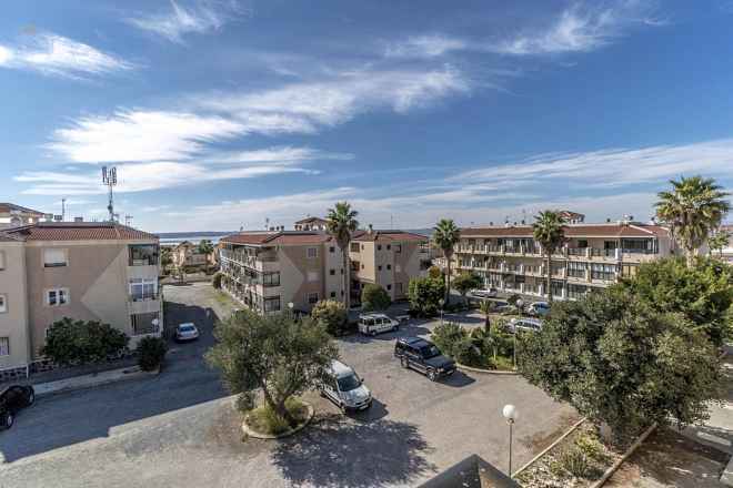 ***Sehr schöne obere Eckwohnung mit Balkon, schönem Blick und 3 Schlafzimmern***