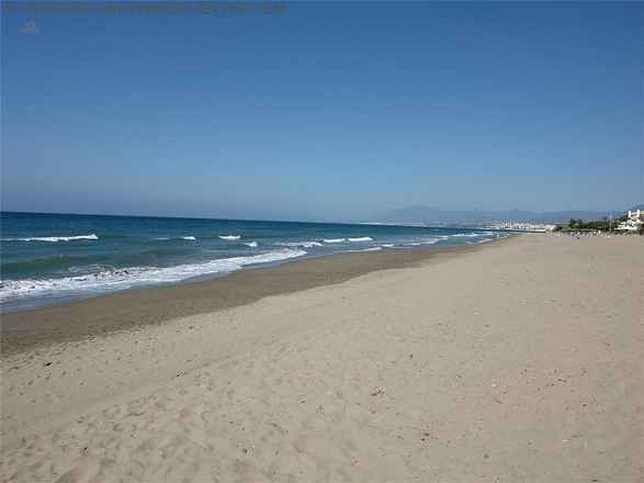 ***HERRLICHES GRUNDSTÜCK IN BAHIA DE MARBELLA IN MARBELLA MIT SPEKTAKULÄREM PANORAMABLICK***
