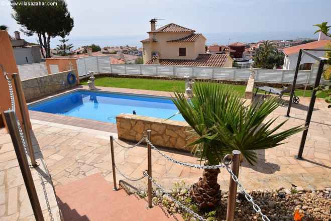 ***Bildschöne Villa mit unverbaubarem Meerblick und großem Pool***