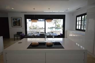 Thumbnail von Luxus-Villa in Sierra Blanca R2277218