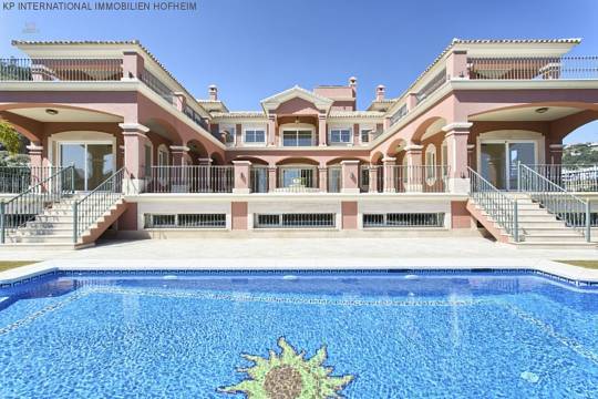 ***SPEKTAKULÄRE VILLA IN LOS ARQUEROS GOLF IN BENAHAVIS LOS ARQUEROS,***