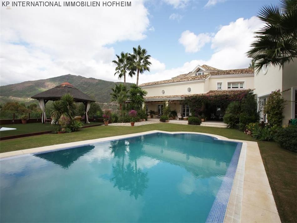 ***PALASTVILLA IN LA ZAGALETA IN BENAHAVÍS***