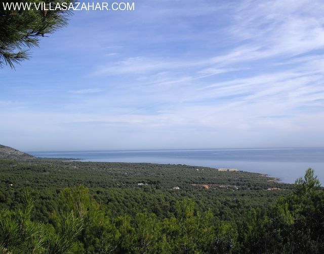 ***Alcossbre Baugrundstück mit Meer- und Bergblick***