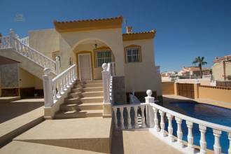 Thumbnail von ***Freistehende Villa als Erstbezug nach kompletter Renovierung, 3 Schlafzimmer, 2 Bäder, Pool***