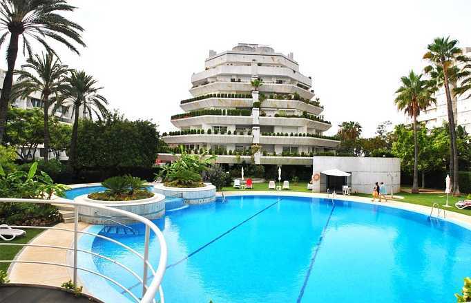 Luxus-Wohnung in Marbella R2747297 