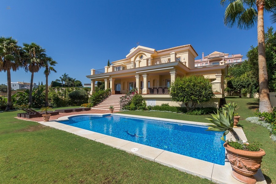Luxus-Villa in Los Flamongos R2763950