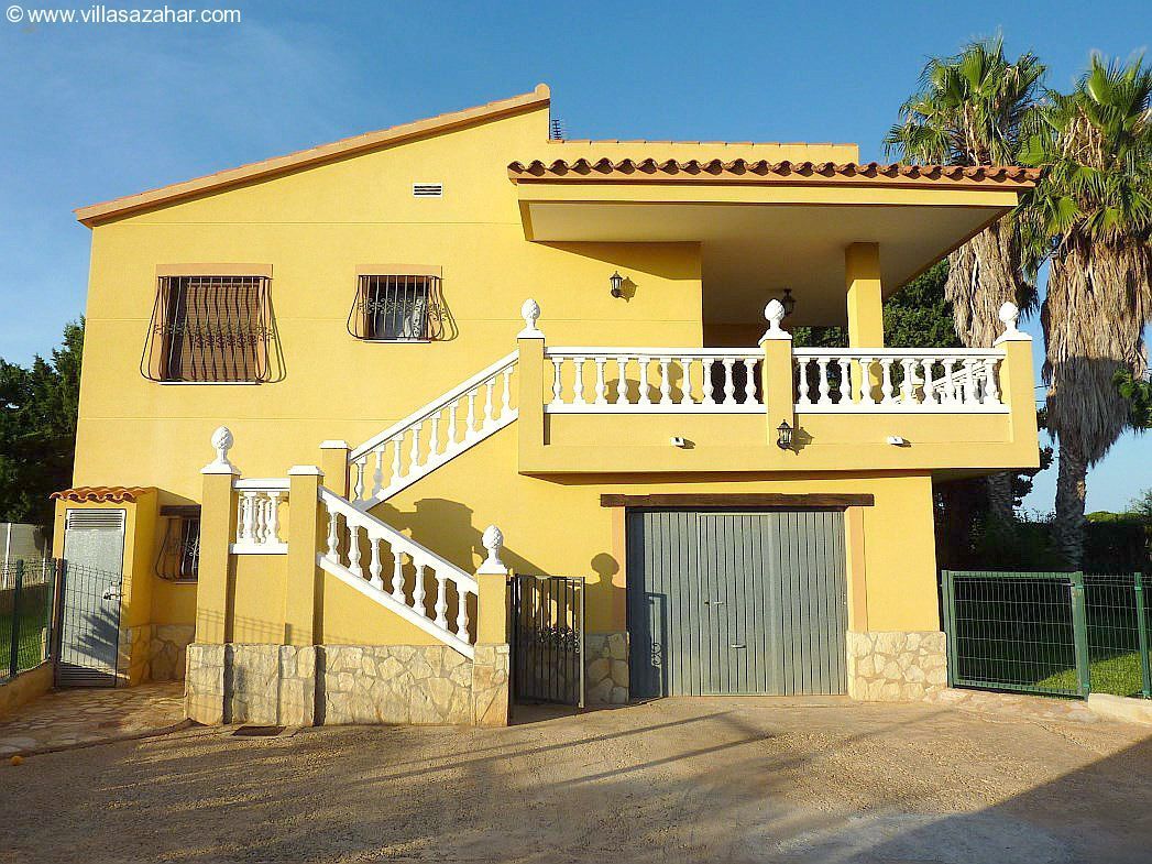 ***Landhaus in solider Qualität auf 1.350 m² Grundstück***