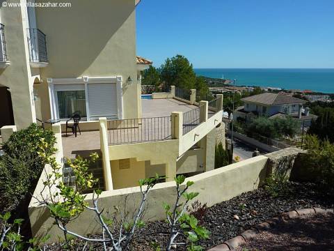 ***Luxusvilla in absoluter Bestlage mit beeindruckendem Blick auf die Küste***