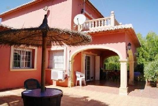 ***Villa in Javea mit Privatpool in schöner Lage***