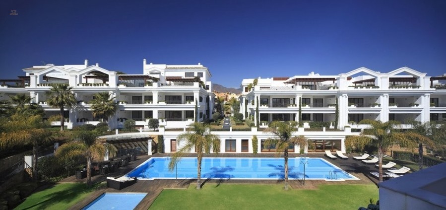 Luxus-Wohnung in Estepona R2527376