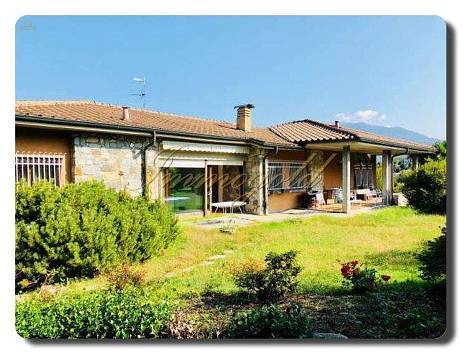 Immogold geräumige Villa mit Schwimmhalle und Seeblick, in ruhiger Lage, zentrumsnah.