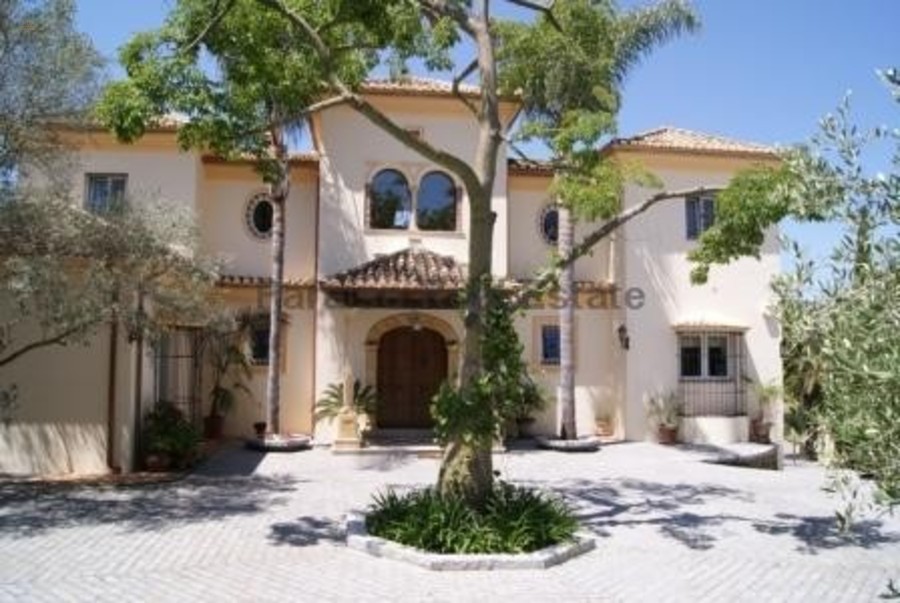 Luxus-Villa in El Paraiso R2769524