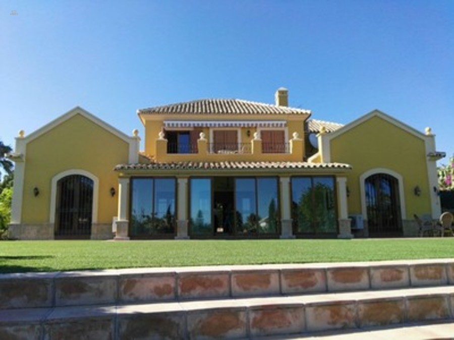 Luxus-Villa in El Paraiso R2696153